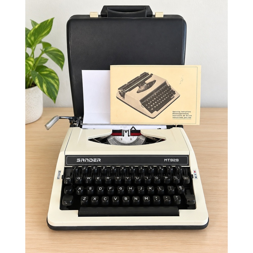 Vintage Sander MT929 Portable Manual Typewriter Cream Case Lightweight Tested